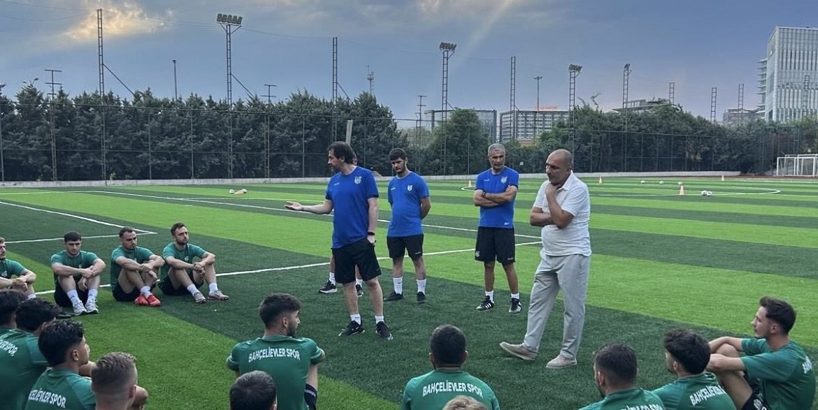 Serdar Hoşhan Bahçelievler Stadyumu taktik konuşması